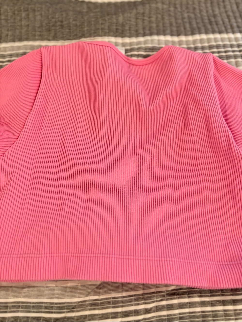 Gilly Hicks Women’s Large Pink Ribbed Ruched Crop Top - Picture 5 of 5